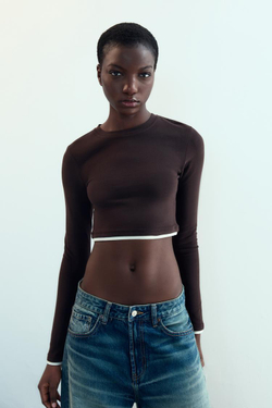 ZARA УКОРОЧЕННАЯ ФУТБОЛКА С ДВОЙНЫМ ЭФФЕКТОМ, КОРИЧНЕВЫЙ