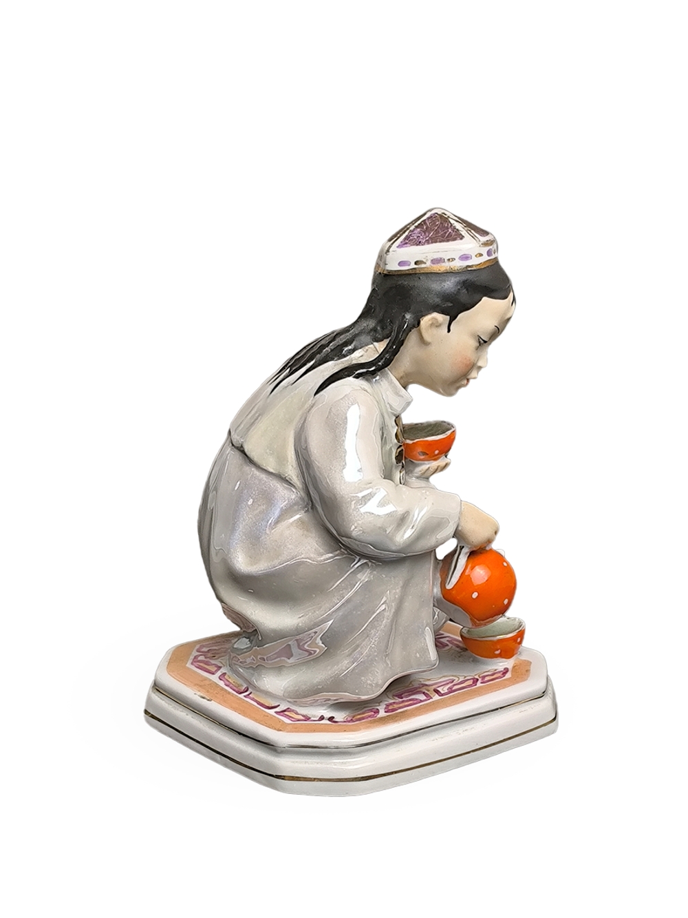 Фарфоровая статуэтка "Маленькая хозяйка" ДФЗ