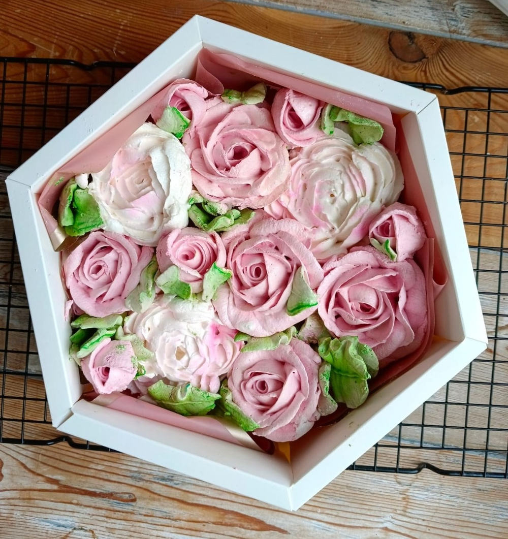 Коробка для зефира "шестигранник" с пластиковой крышкой 23*23*6 см Белая