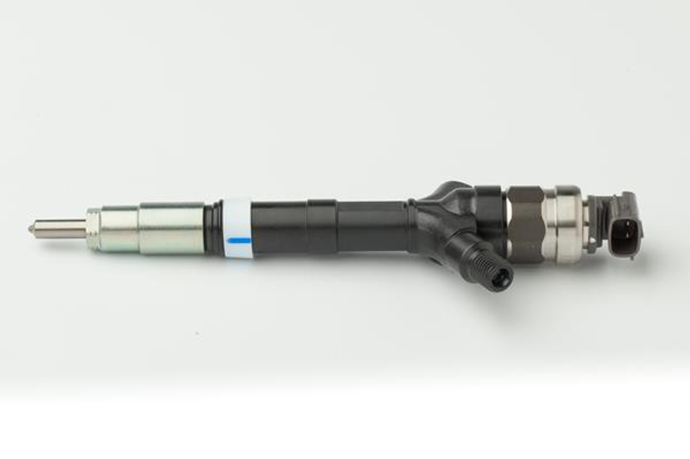 Форсунка в сборе CDI TOYOTA AVENSIS 1CD-FTV (23670-29045/23670-29065) 095000-6200 denso