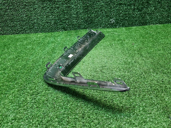 Накладка бампера правая Voyah Dream (2021-н.в.)