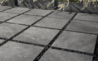 Крупноформатная тротуарная плитка: формы, размеры, требования к монтажу и особенности применения