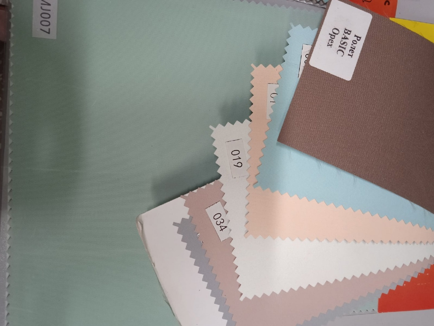 Лето, солнышко греет и в комнате , и лоджии становится жарко.