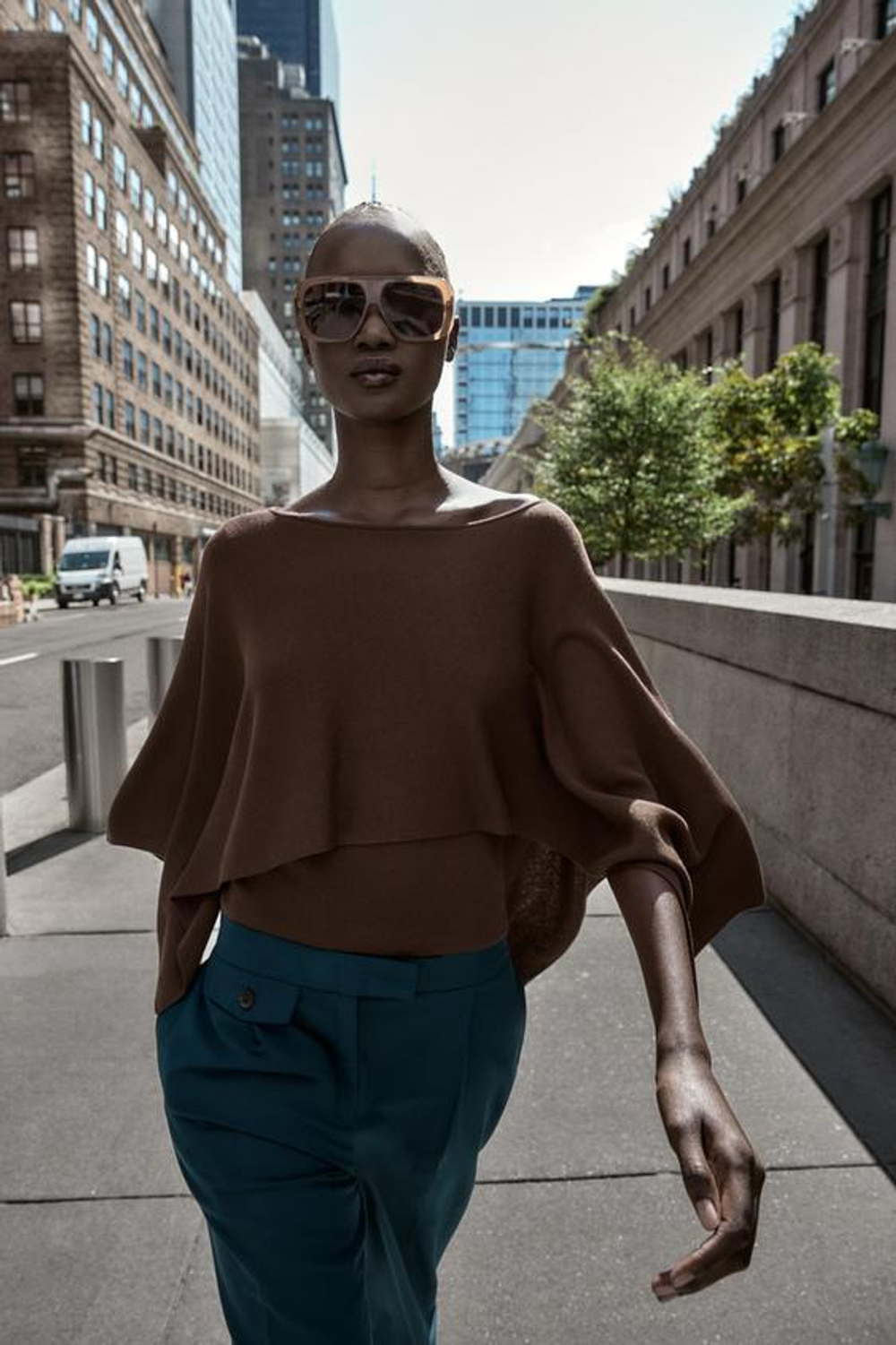 ZARA ШИРОКИЕ БРЮКИ С ЗАЩИПАМИ, СИНЕ-ЗЕЛЕНЫЙ