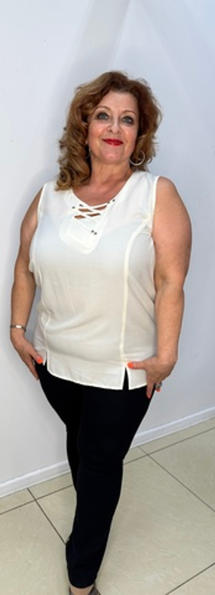 Белый удлиненный топ-майка из вискозы