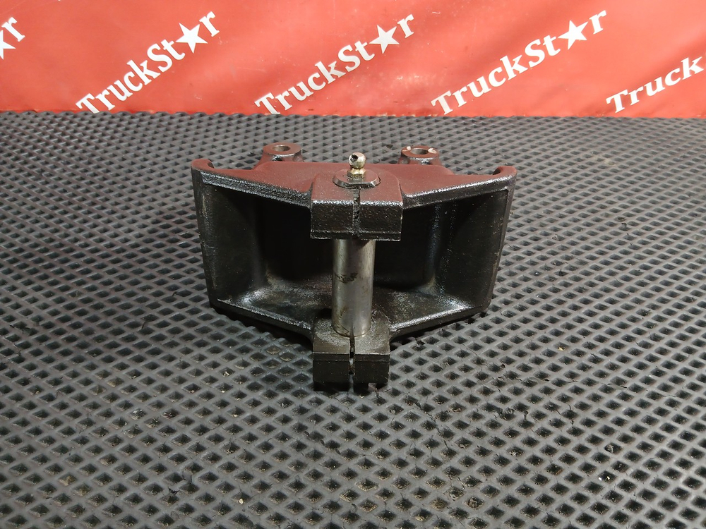 Кронштейн крепления 2-ой передней рессоры передний