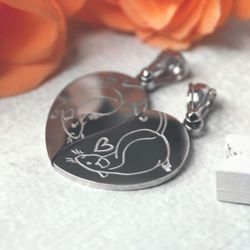 Парные кулоны Две половинки сердца с гравировкой имен и даты на заказ