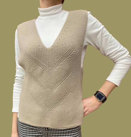 Накидка женская (жилет) НК544-08 бежевая