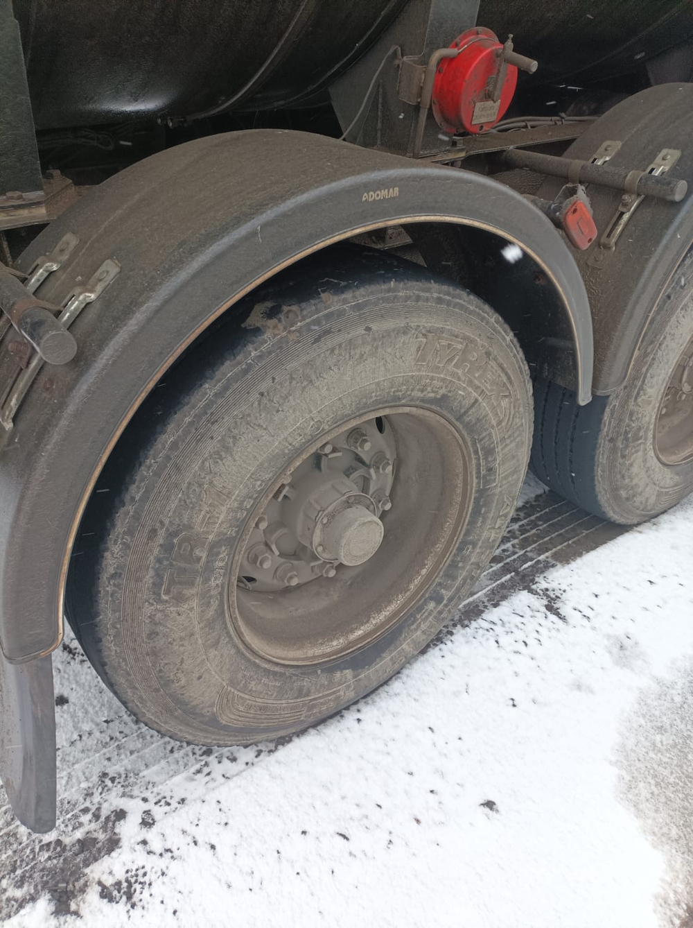 УралСпецТранс 9465* Полуприцеп цистерна 946514-В1-02