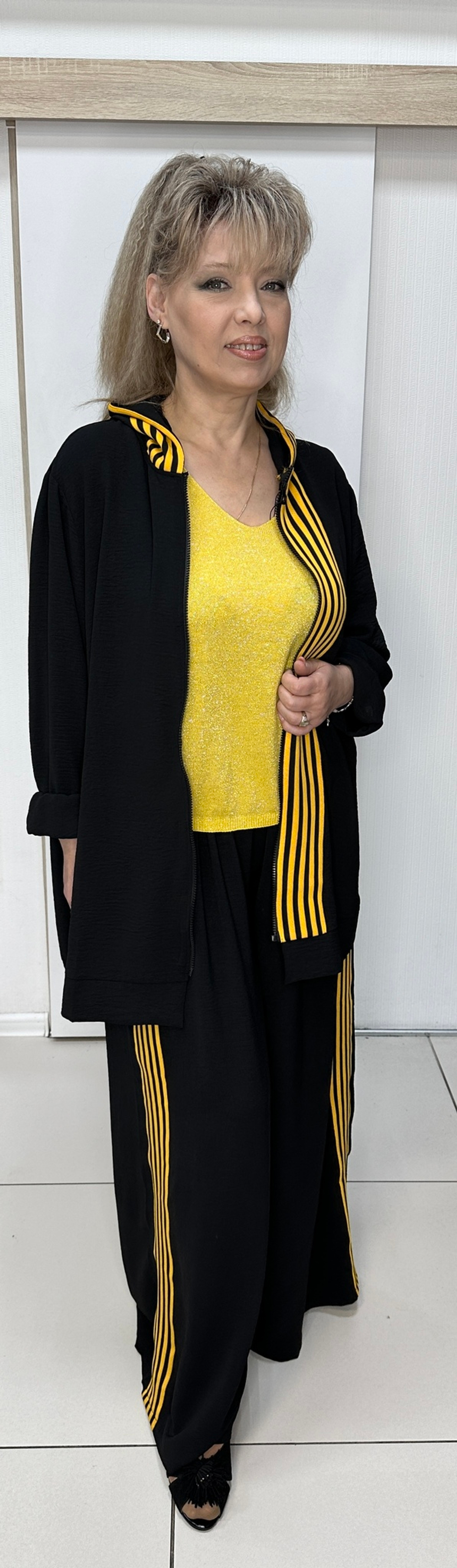 Трикотажный костюм с брюками-палаццо