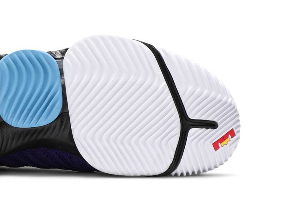 Кроссовки Nike Lebron 16 "Martin"