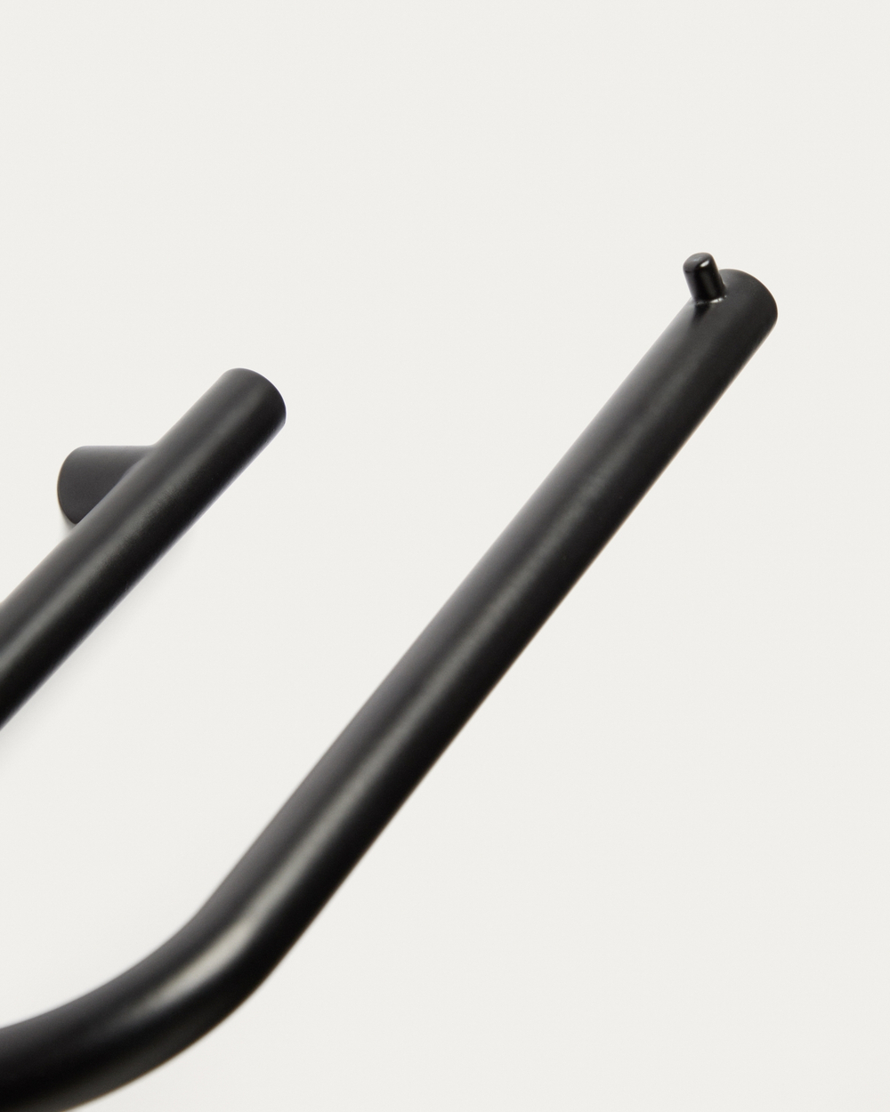 Держатель для туалетной бумаги Arely черный металл