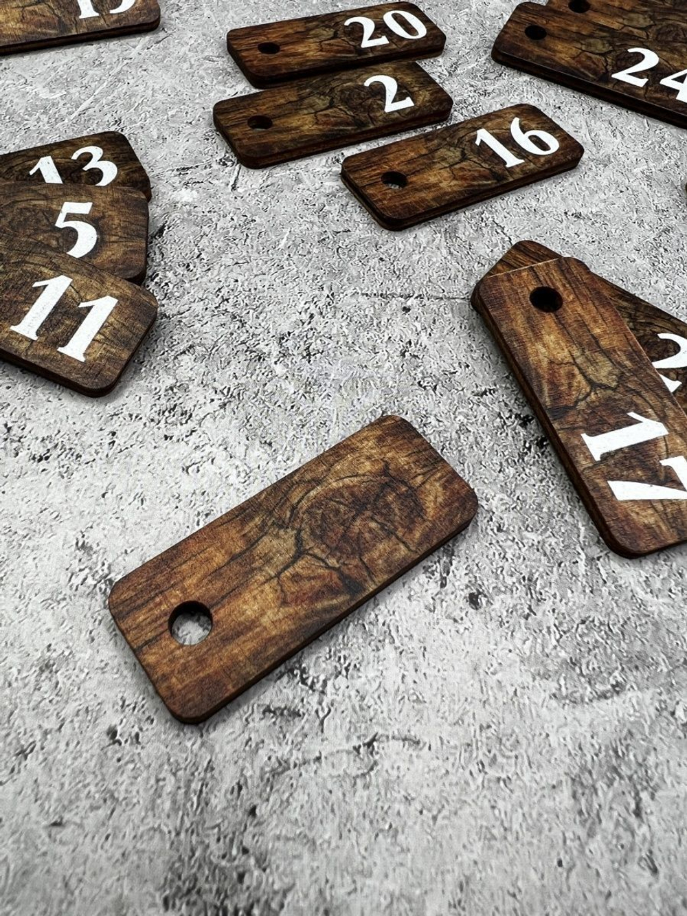 Номерки для ключей деревянные 2х5см