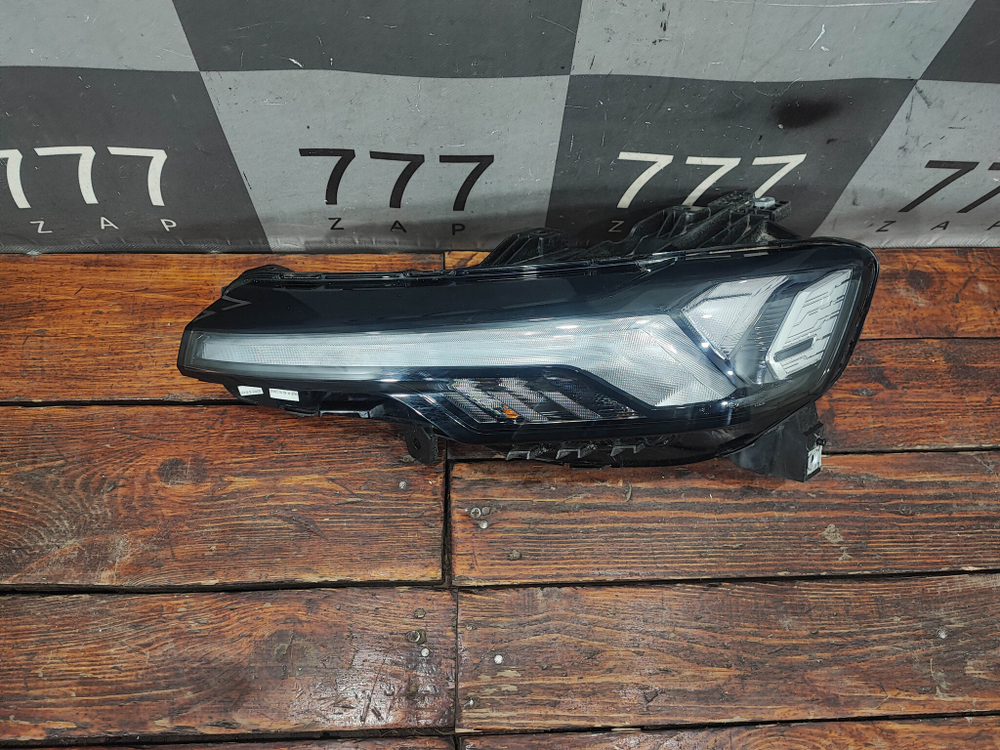 Фара левая LED Changan CS35PLUS 21-нв Б/У Оригинал S111F2805010305AA