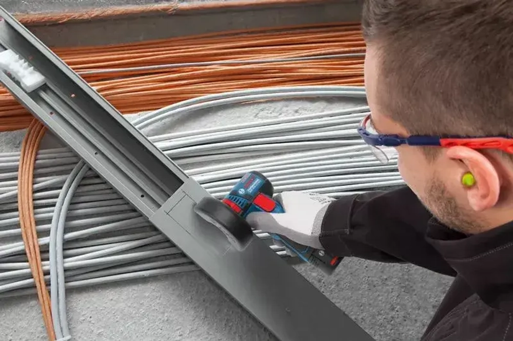 Шлифмашина угловая Bosch GWS 12V-76, без акк и з/у, 12В, 76мм (06019F2000)