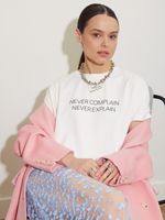 ФУТБОЛКА «NEVER COMPLAIN»