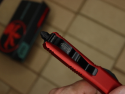 Нож Microtech Ultratech S/E - красная рукоять, клинок сатин RK-355