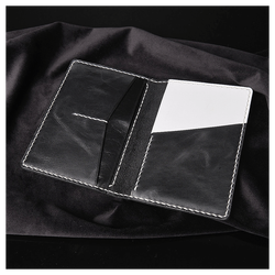 Кожаная обложка на паспорт «Лев»