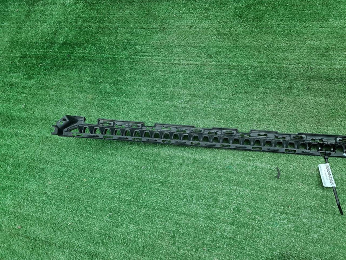 Решетка переднего бампера Hyundai Staria (21-нв)