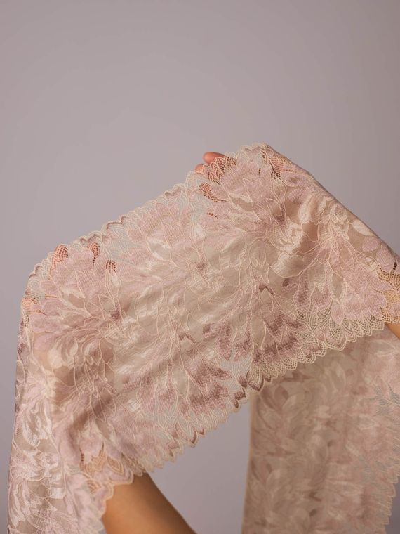 03-77 Кружево эластичное 23 см, бежевый 775/пион 168