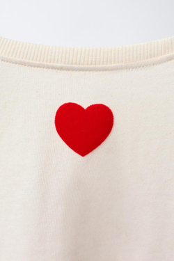 ZARA ФУТБОЛКА С СЕРДЦЕМ С РЕЛЬЕФНЫМ ПРИНТОМ MICKEY И MINNIE MOUSE © DISNEY, ЖЕЛТОВАТО-БЕЛЫЙ