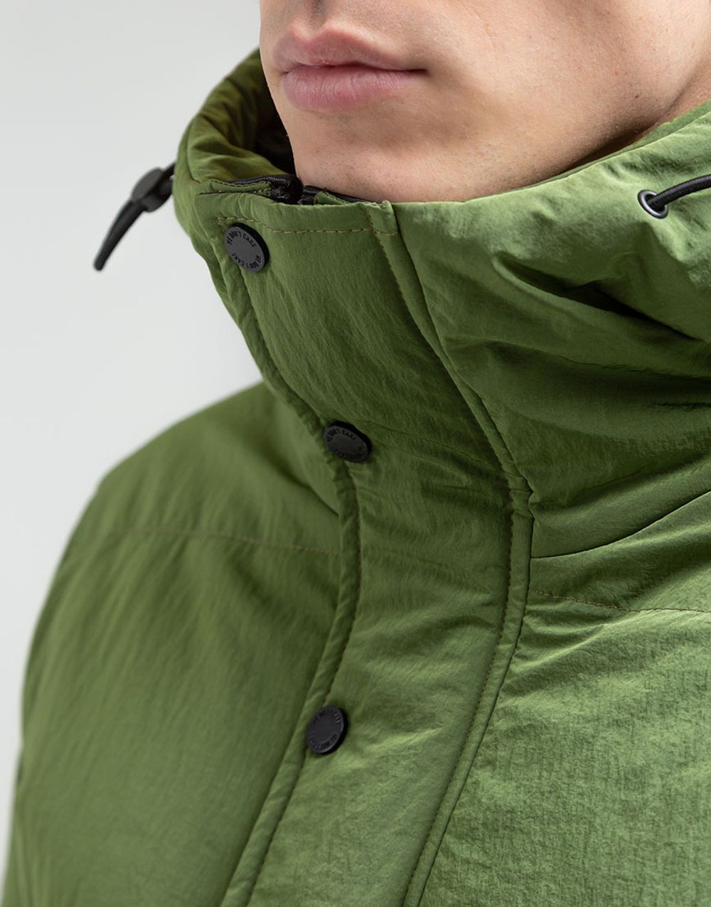 Куртка We Don’t Care Short Puffer Jacket Olive