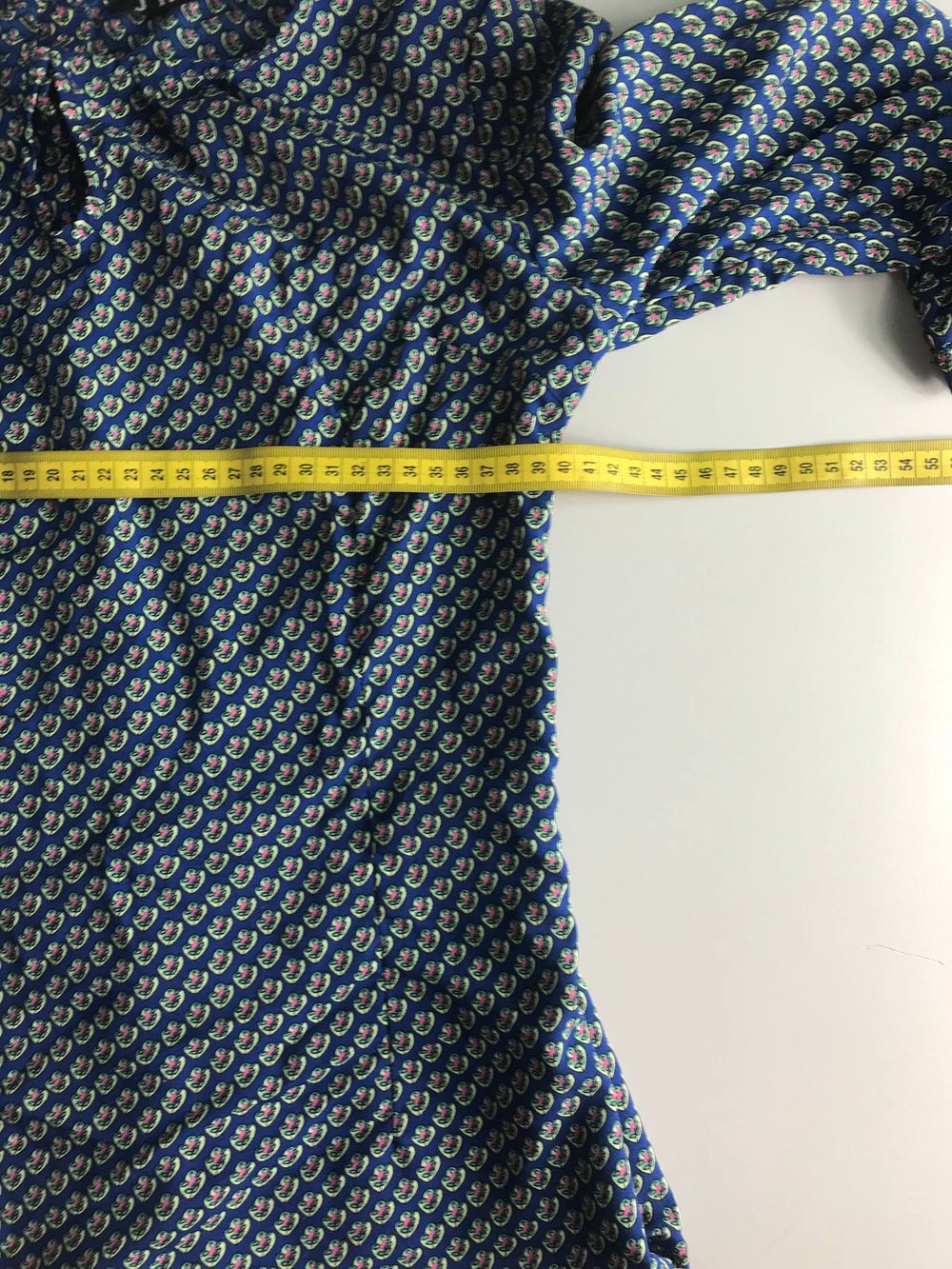 Блузка приталенного кроя, маркировка S, визуально на 44 размер