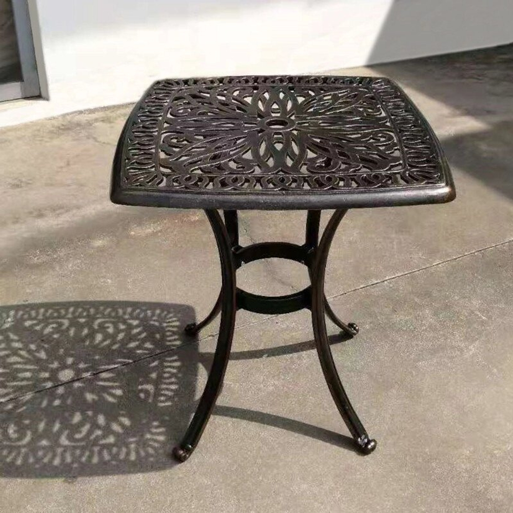 Кофейный стол из литого алюминия Milan