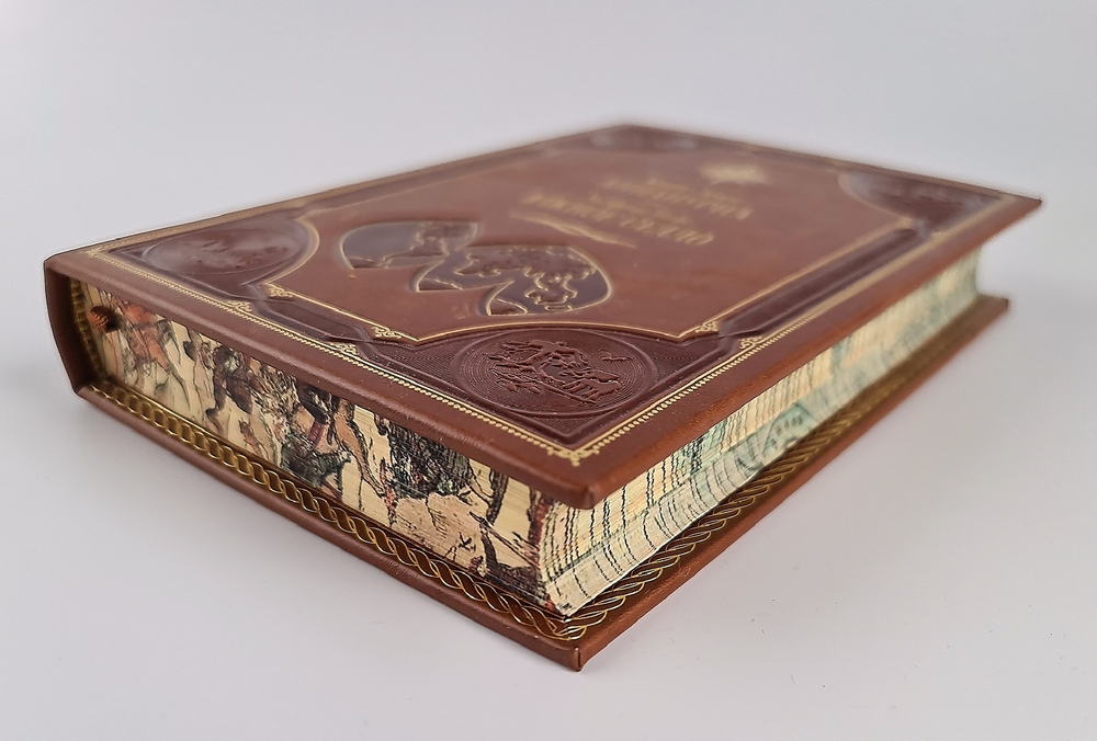 "Годы исканий в Азии". Э.М.Мурзаев - подарочное издание