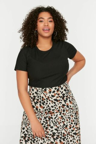 Черный кроп вязаная футболка больших размеров TBBSS22TS2107