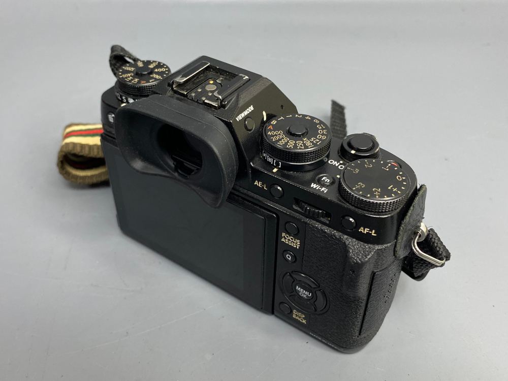 FujiFilm X-T1 1.691 кадр отсутствует резиновая заглушка портов