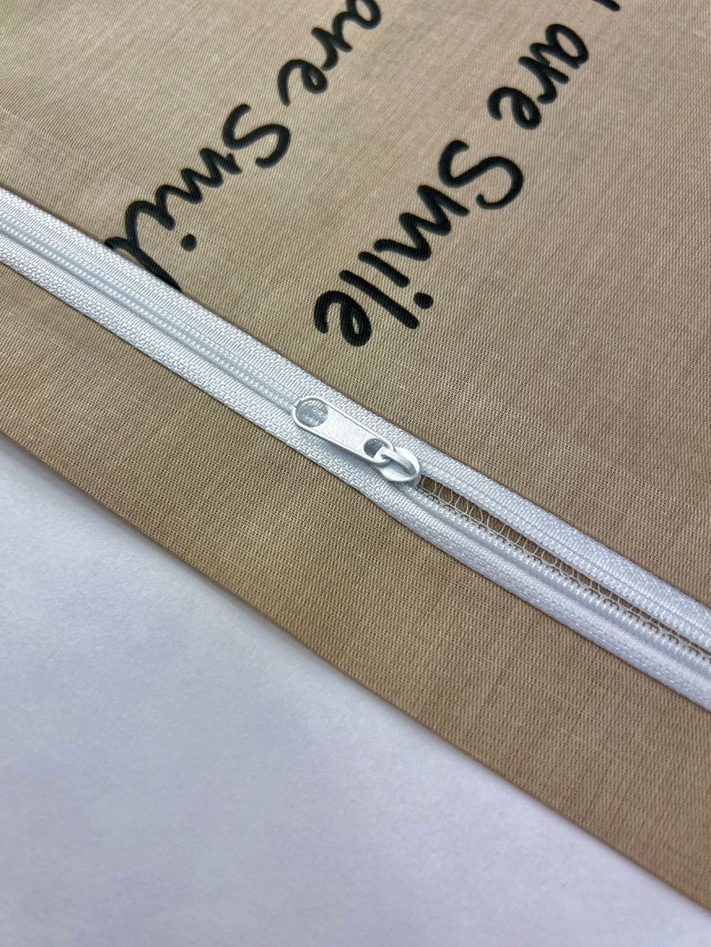 Постельное белье "КОТИКИ (беж)/Adele" 1,5-сп   наволочка 50х70 1шт Простынь  150х215 см  Пододеяльник 145х215 см  Сказка сатин