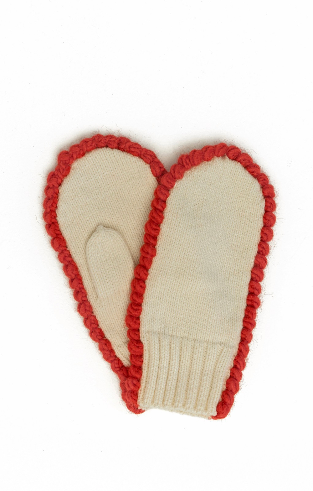 Молочные варежки с красной обвязкой