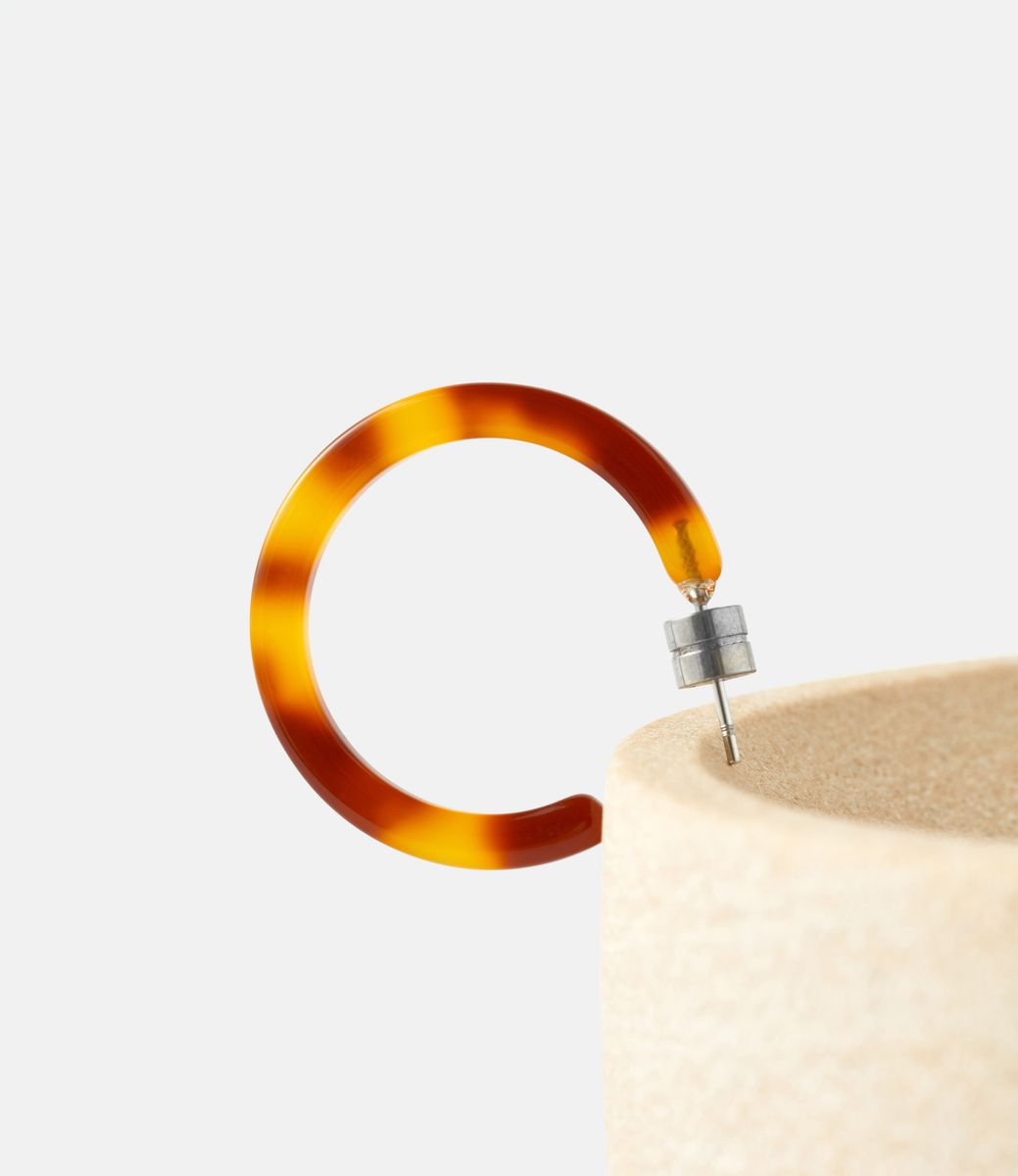 Machete Mini Hoops in Amber — серьги из ацетата