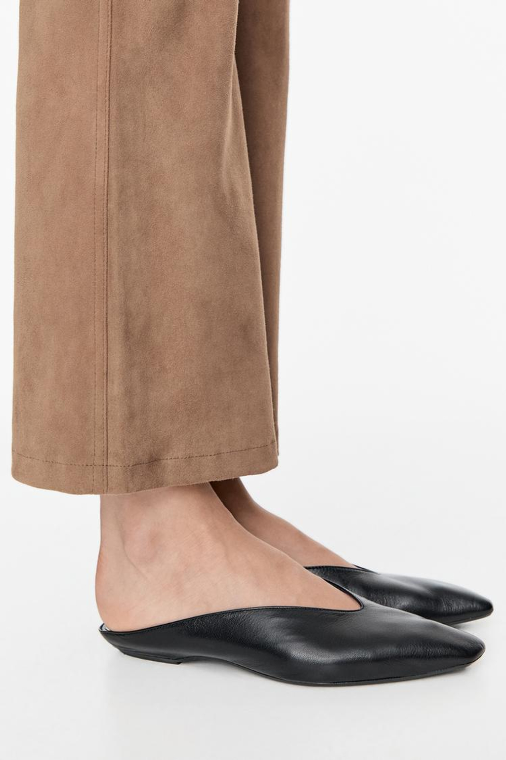 Massimo Dutti Мюли из мягкой кожи, черный