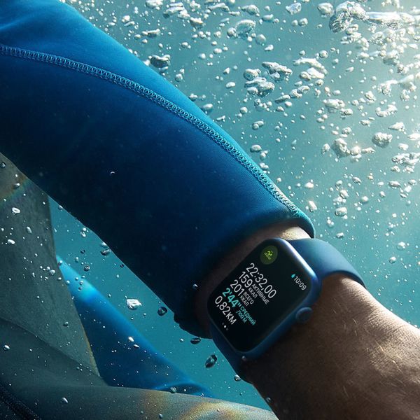 Умные часы Apple Watch Series 7 41mm Aluminium with Sport Band, зеленый клевер (MKN03)