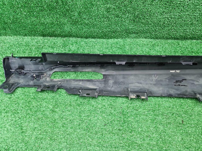 Накладка порога правая BMW X6 G06 (19-нв) M-paket