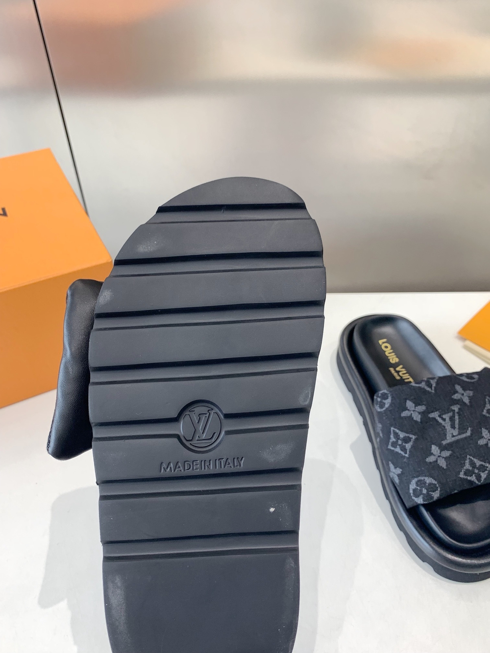 Louis Vuitton Pool Pillow Flat Comfort Mule