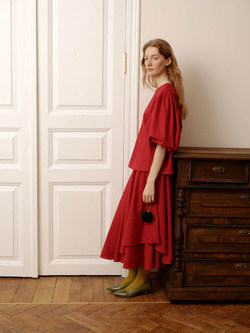 Блузка с рукавами-фонариками и капелькой на спине из вишневого батиста