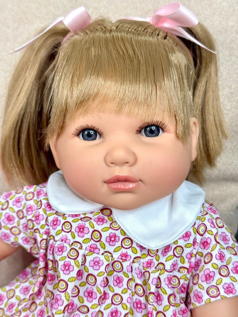 Кукла Berbesa мягконабивная 42см Sandra (4407S)