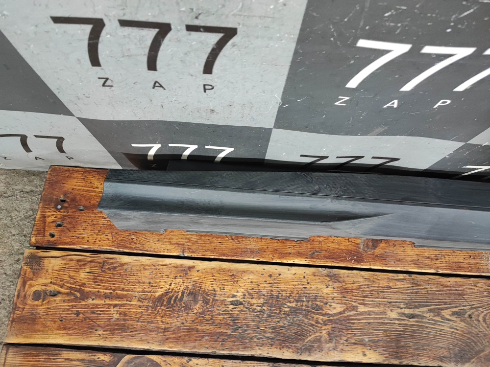 Накладка порога правого Changan UNI-V 22-нв Б/У Оригинал C281F2709090200