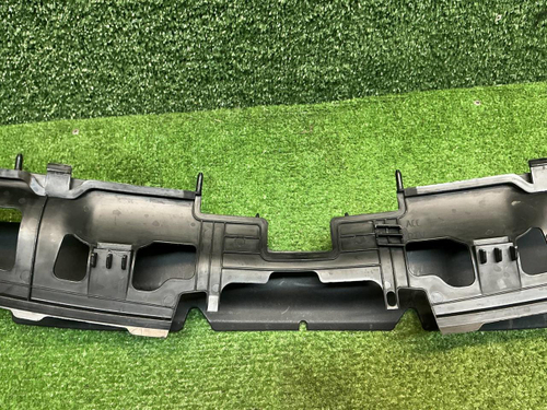 Воздуховод радиатора Porsche Macan 95b (2021-н.в.)