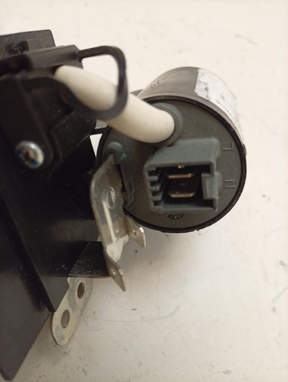 IWSE6125 кт72 Сетевой фильтр для стиральной машины Indesit 160023726.02 б/у