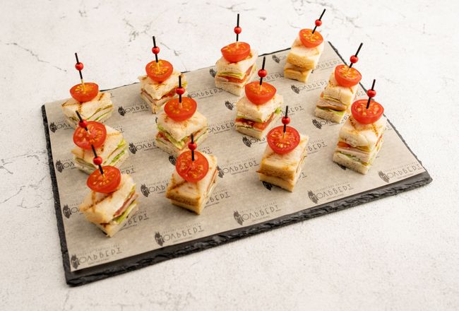 Канапе-сэндвич с курицей, 12 шт.