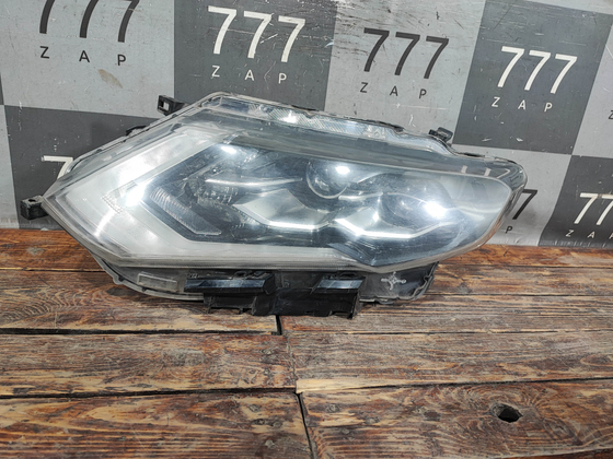 Фара левая LED с дефектами Nissan X-Trail 3 (T32) 17-23 Б/У Оригинал 260606FP8B