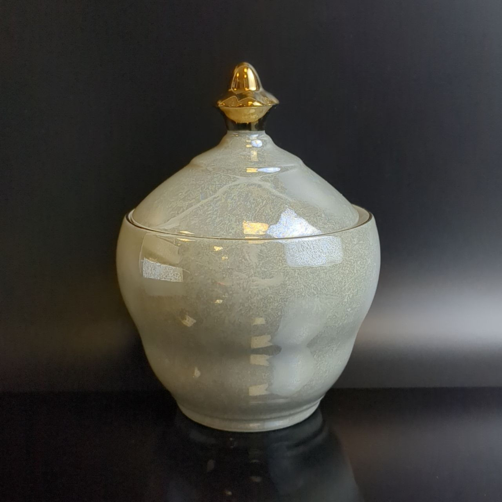 Сахарница фарфоровая, люстр, золочение, Wloclawek porcelana, золочение, винтаж Польша, времён СССР 1967-1973 гг