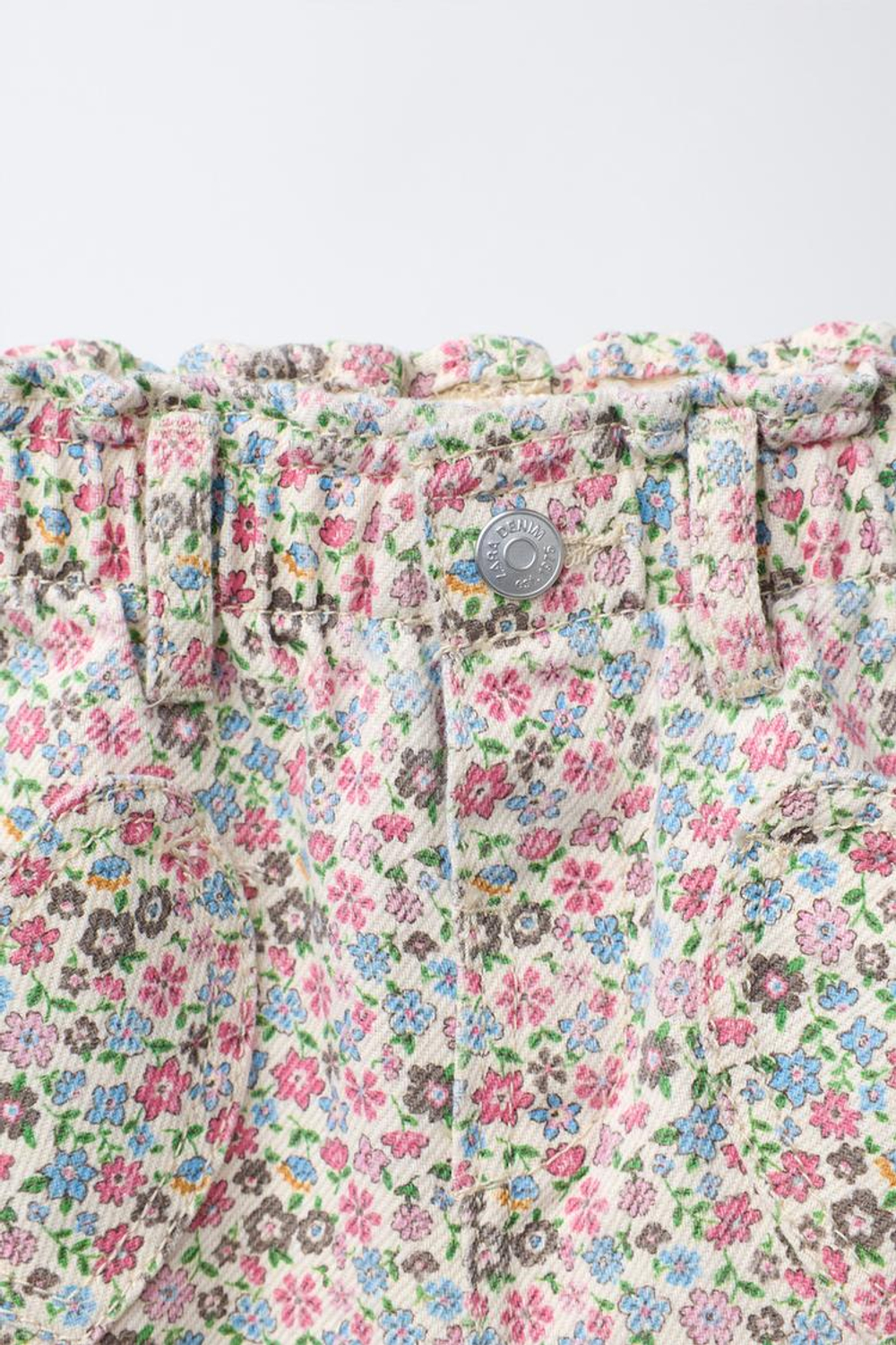 ZARA БРЮКИ BAGGY ИЗ САРЖИ С ЦВЕТОЧНЫМ ПРИНТОМ, ЦВЕТ ФУКСИИ