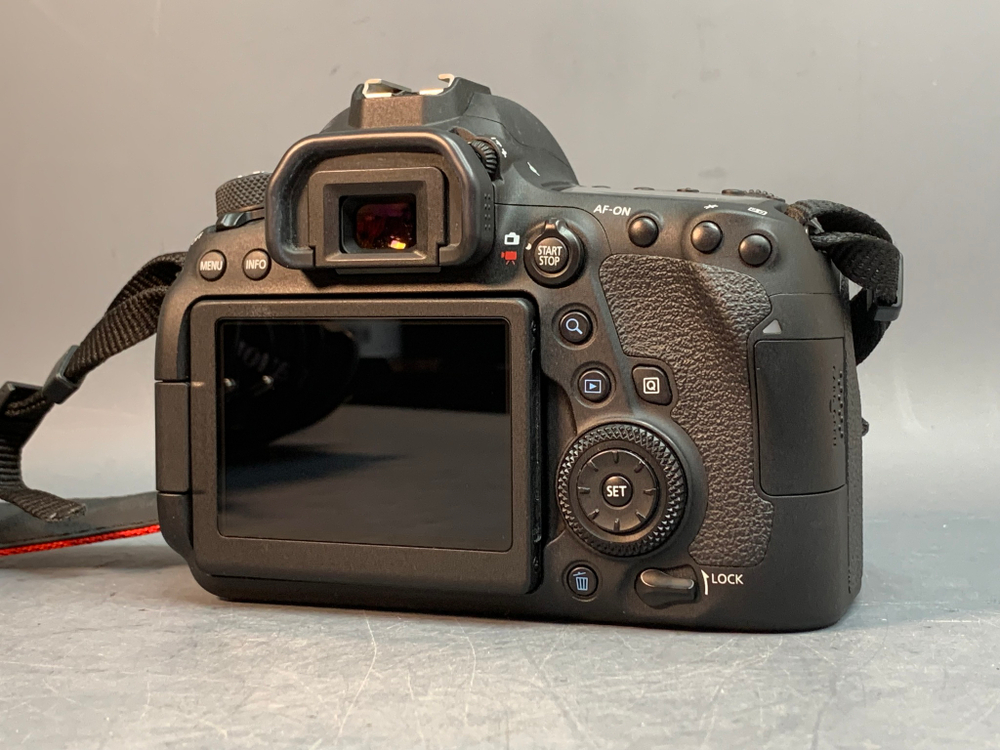 Canon EOS 6D Mark II 3.135 кадров