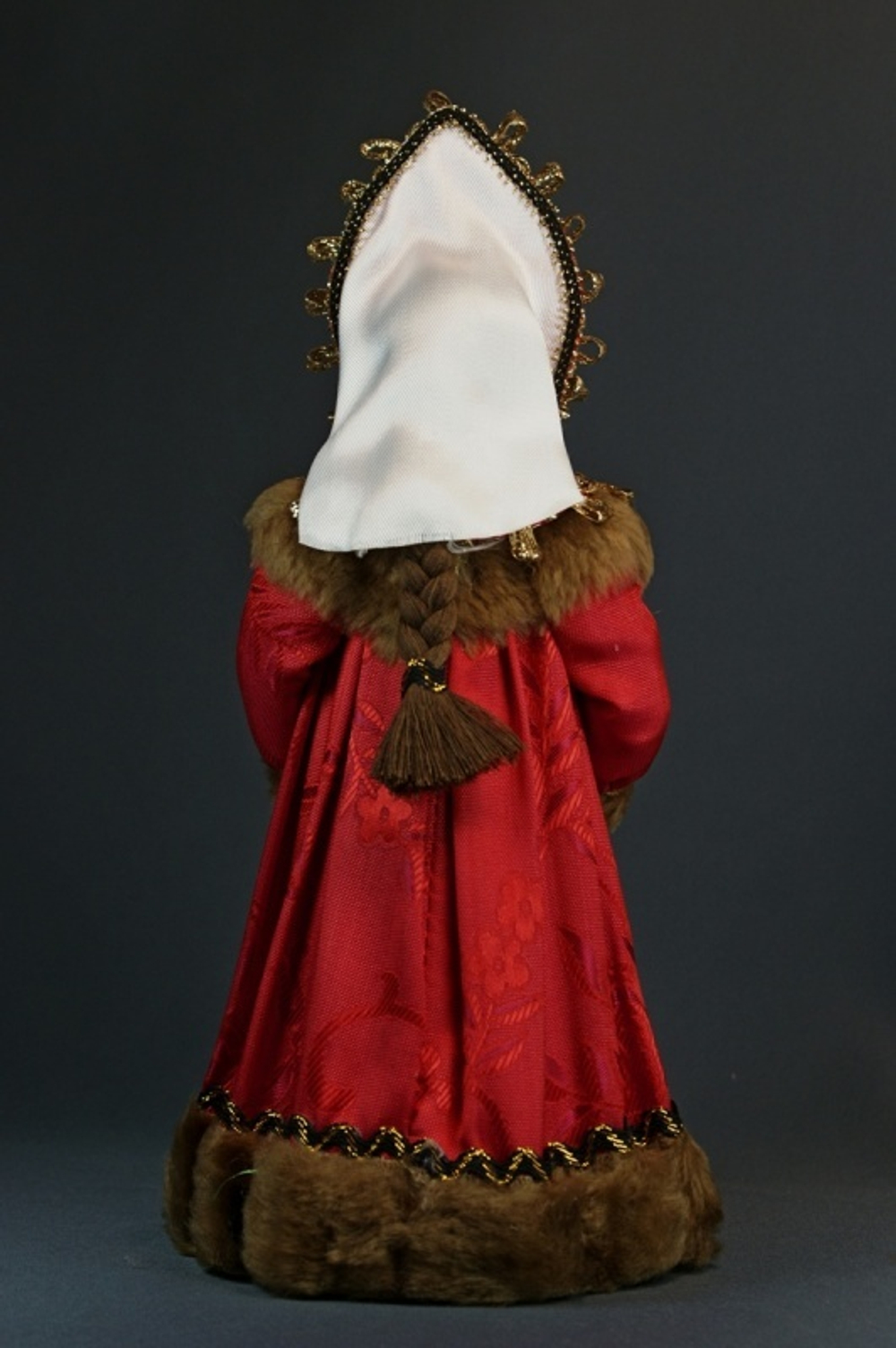 Кукла коллекционная в русском праздничном костюме