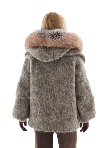 Шоколадный пуховик из шерсти с капюшоном и мехом лисы